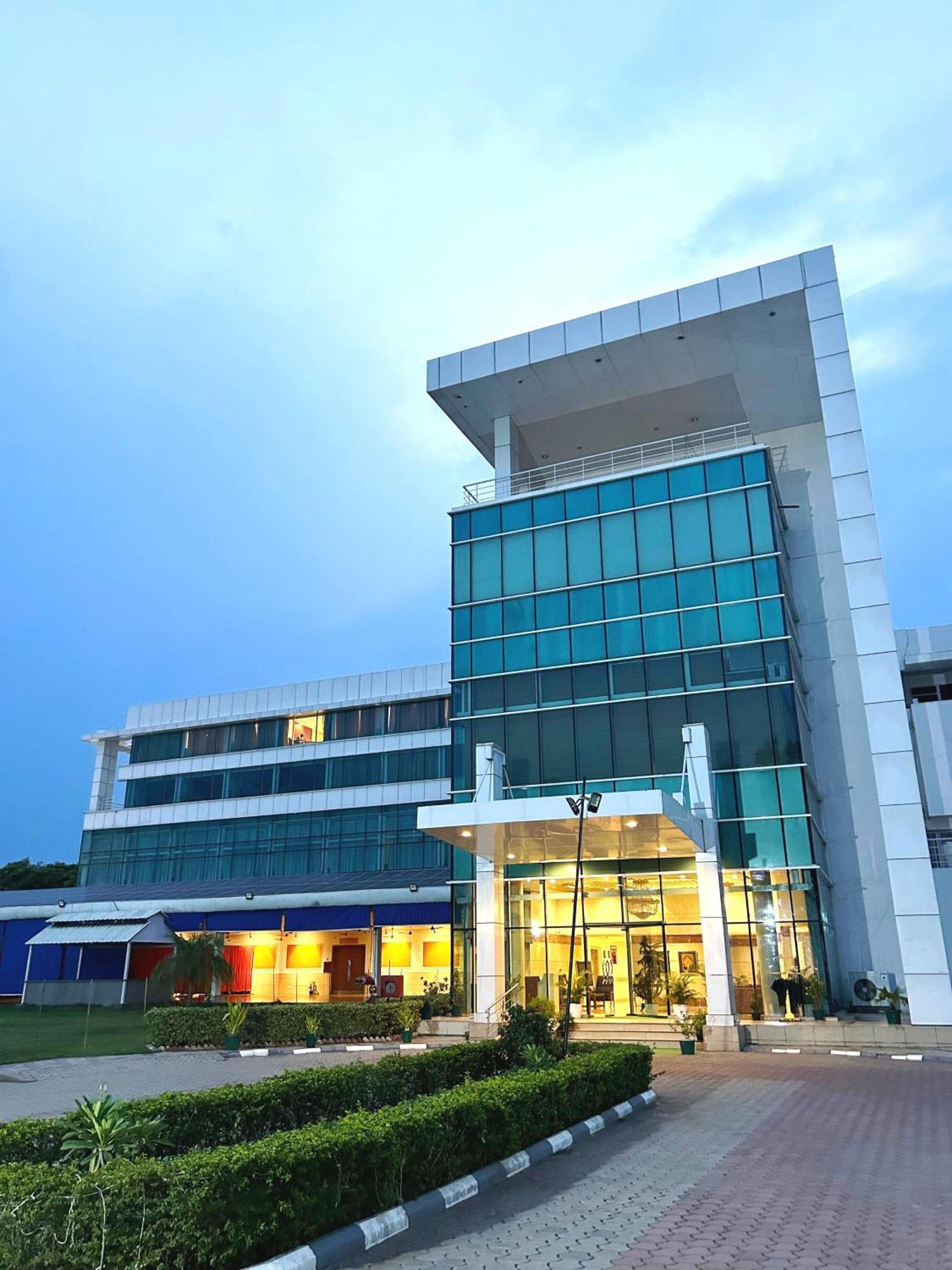 Hotel Amer Green'S Bhópál Exteriér fotografie
